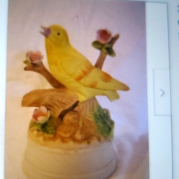 Milano Porcelain Singing Canary  Music Box - Picture 1 of 4